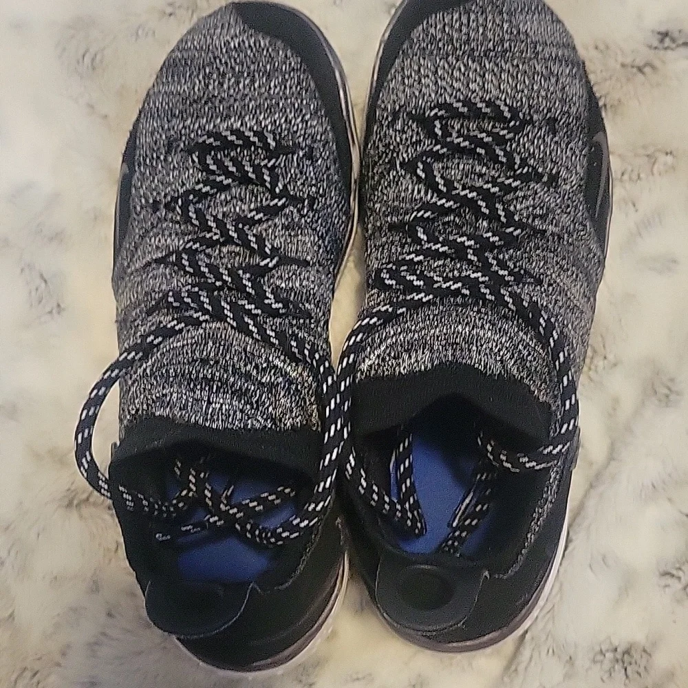 Nike KD11 Flyknit Basketball Shoes - Picture 8 of 15
